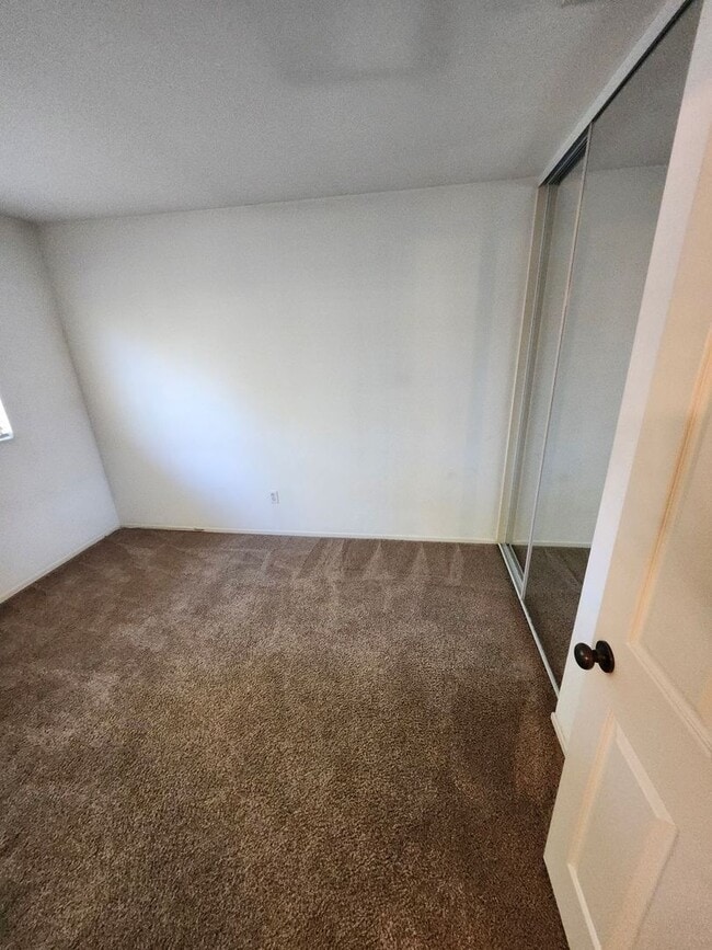 Building Photo - Beautiful 2 bedroom 1.75  bath Home Alta Loma
