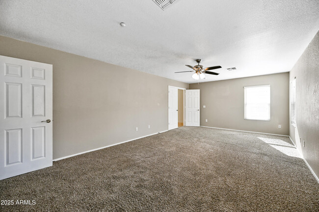 Building Photo - 7500 E Deer Valley Rd