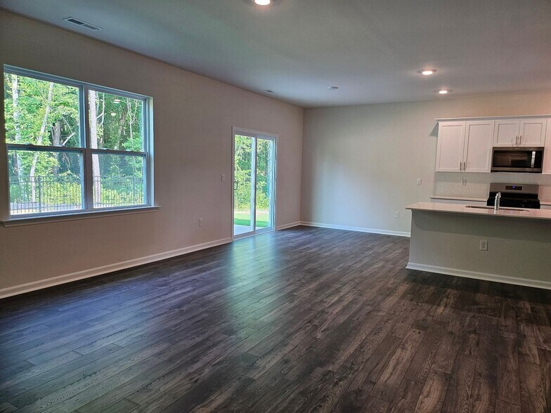 Building Photo - 925 Canis Minor Rd