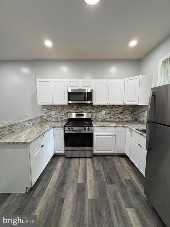 Building Photo - 2525 N 31st St