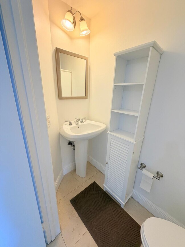 Building Photo - 701 Brickell Key Blvd