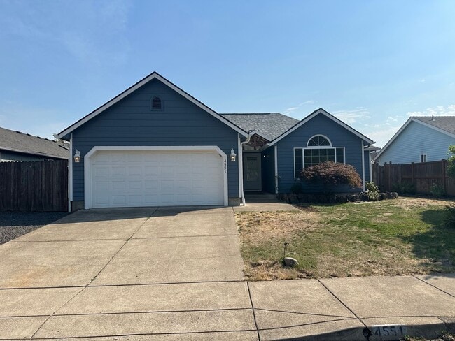 Building Photo - Beautiful 3 bedroom 2 bathroom house in a ...