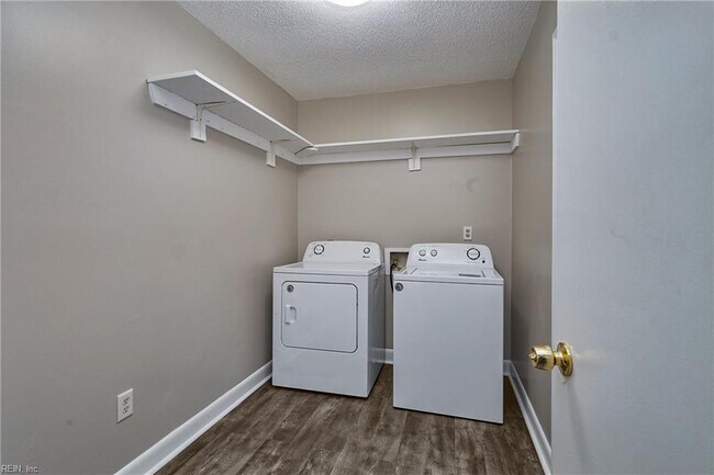 Building Photo - 440 N Oceana Blvd