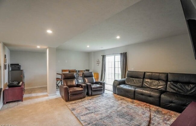 Building Photo - 6693 Harrington Court Avenue NE