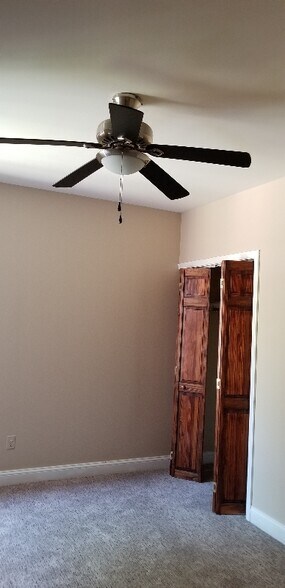 Building Photo - 1745 Kilbourne Pl NW