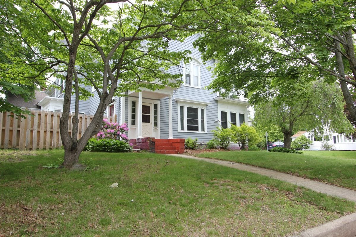 Building Photo - 119 County St