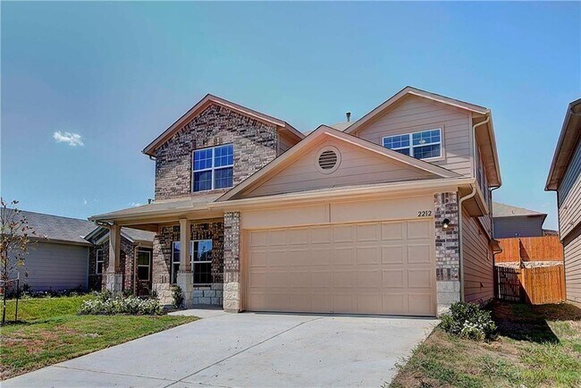 Building Photo - 2212 Bettylou Ln