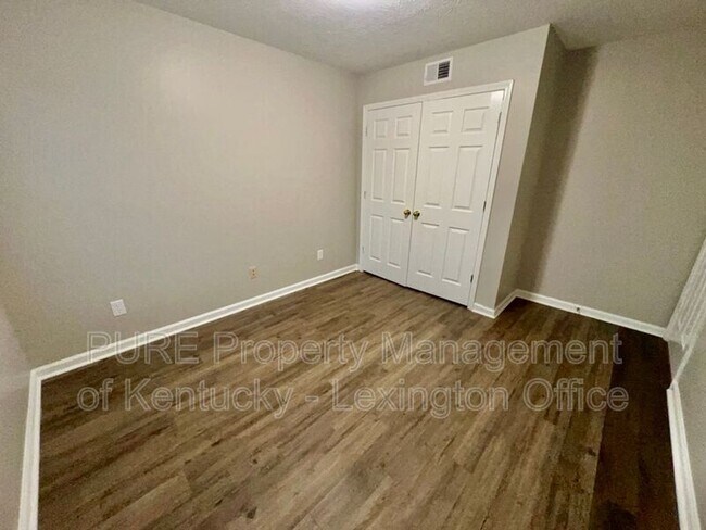 Building Photo - 276 Grinder Ct