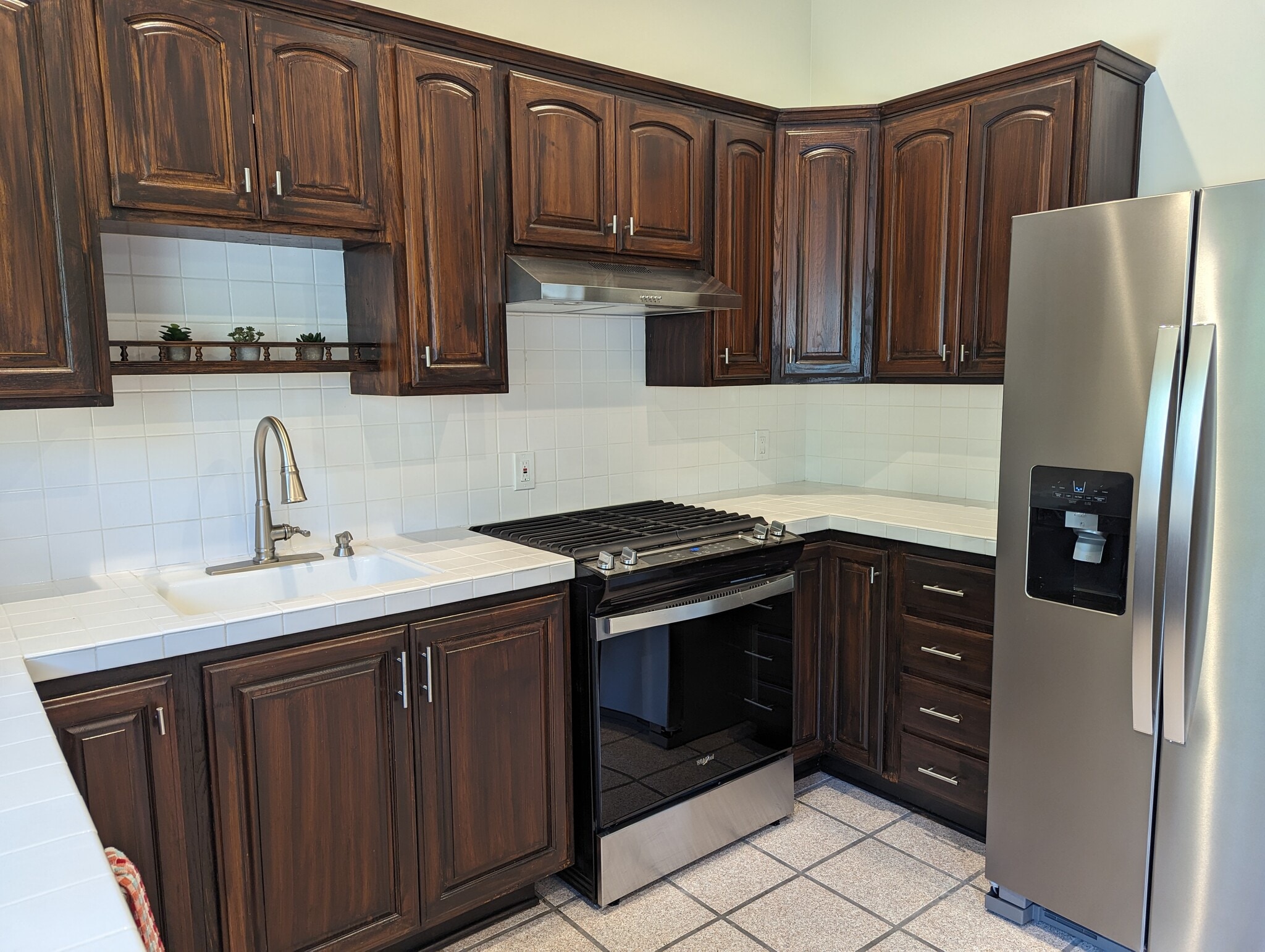 Building Photo - 5440 Topeka Dr