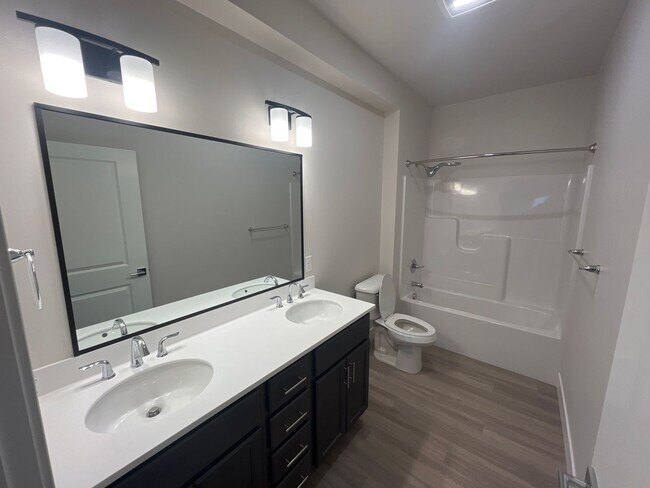 Building Photo - Reserve Mahomet 2br/2ba Townhome