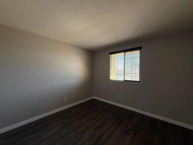 Building Photo - Beautiful River Oaks Large Two Story Home With Three Car Garage