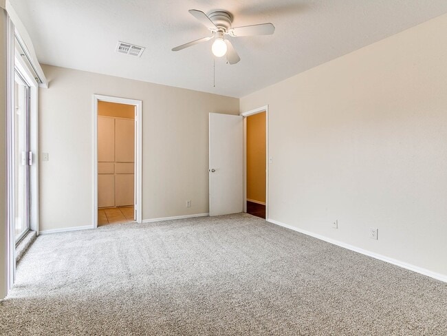 Building Photo - Just remodeled Duplex Home