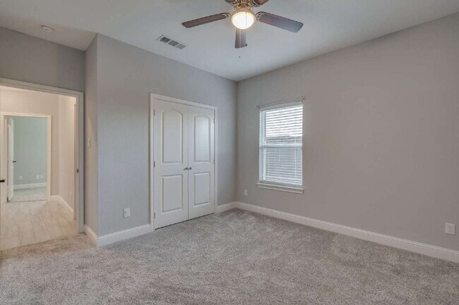 Building Photo - Stunning 3-bedroom, 2-bathroom home on an over-sized lot in Aledo ISD!