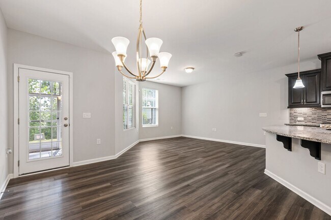 Building Photo - Serene Cul-de-Sac Retreat: 3BR Hillsboroug...