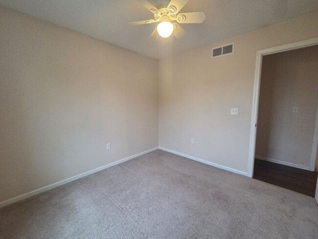 Building Photo - 601 Tall Grass Dr