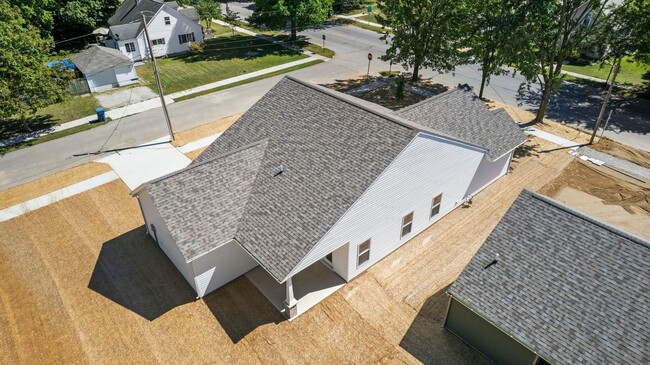 Building Photo - Newly Built 3 Bedroom House w Garage