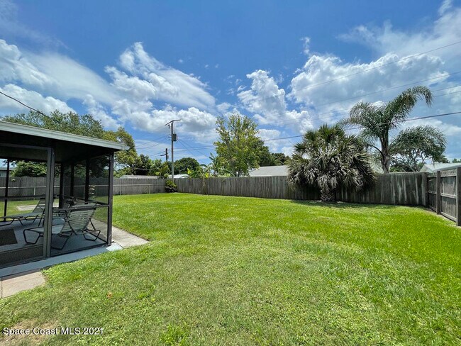 Building Photo - 265 Cherry Ave