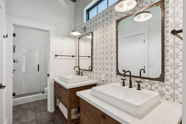 Building Photo - 1810 Quail Ct