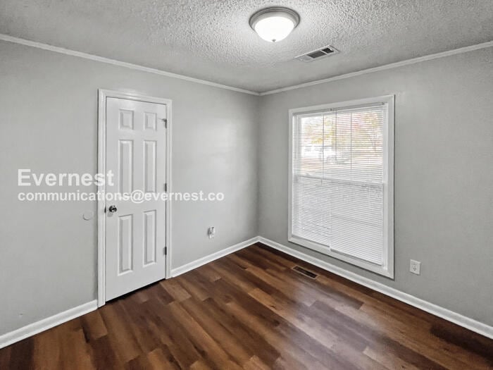 Building Photo - 3032 Summit Ridge Dr