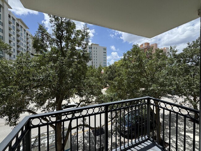 Building Photo - 600 S Dixie Hwy