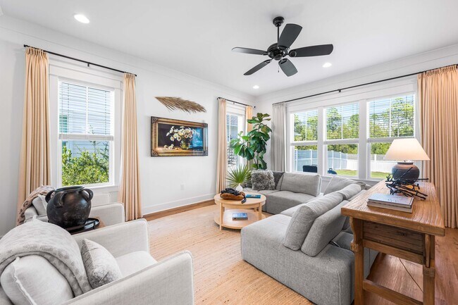 Building Photo - 245 Log Landing St