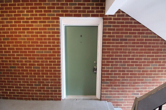 Building Photo - Two bedroom condo for rent! - 1030-8 Blue Ridge Drive