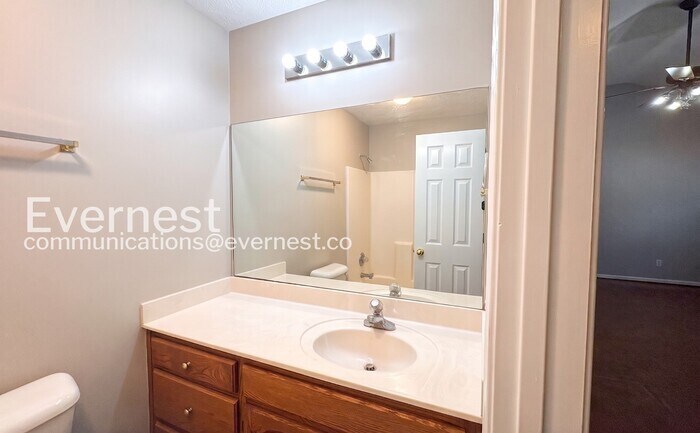 Building Photo - 120 Buckingham Cir