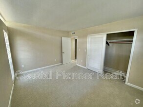 Building Photo - 3602 S Beach Dr