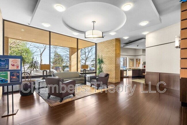 Building Photo - 309 Yoakum Pkwy