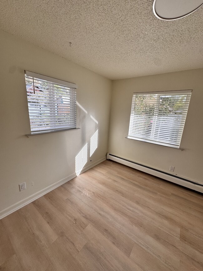 Building Photo - 736 Bennett Ave