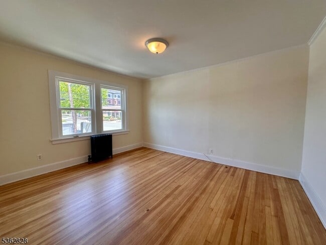 Building Photo - 46 E Northfield Rd