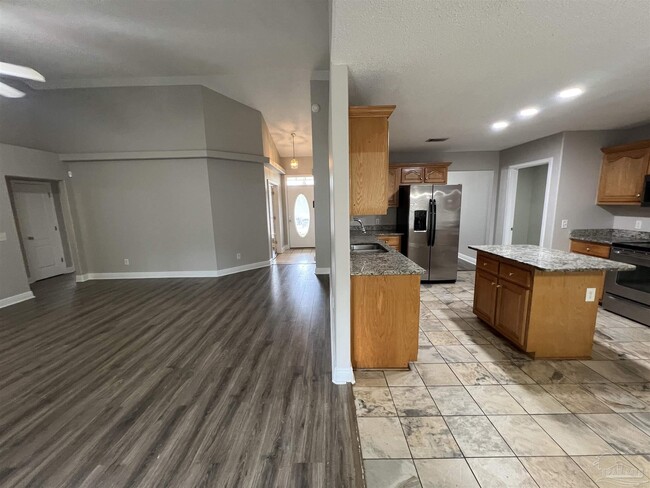 Building Photo - 7230 Annandale Dr