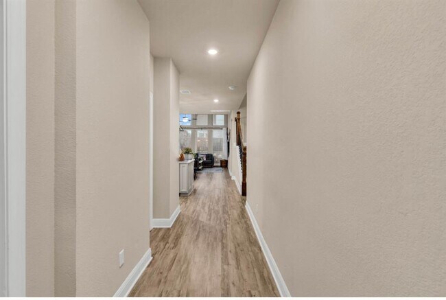 Building Photo - 129 Birkshire Dr