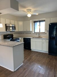 Building Photo - 23 Beekman Dr