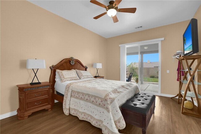 Building Photo - 515 Omar St