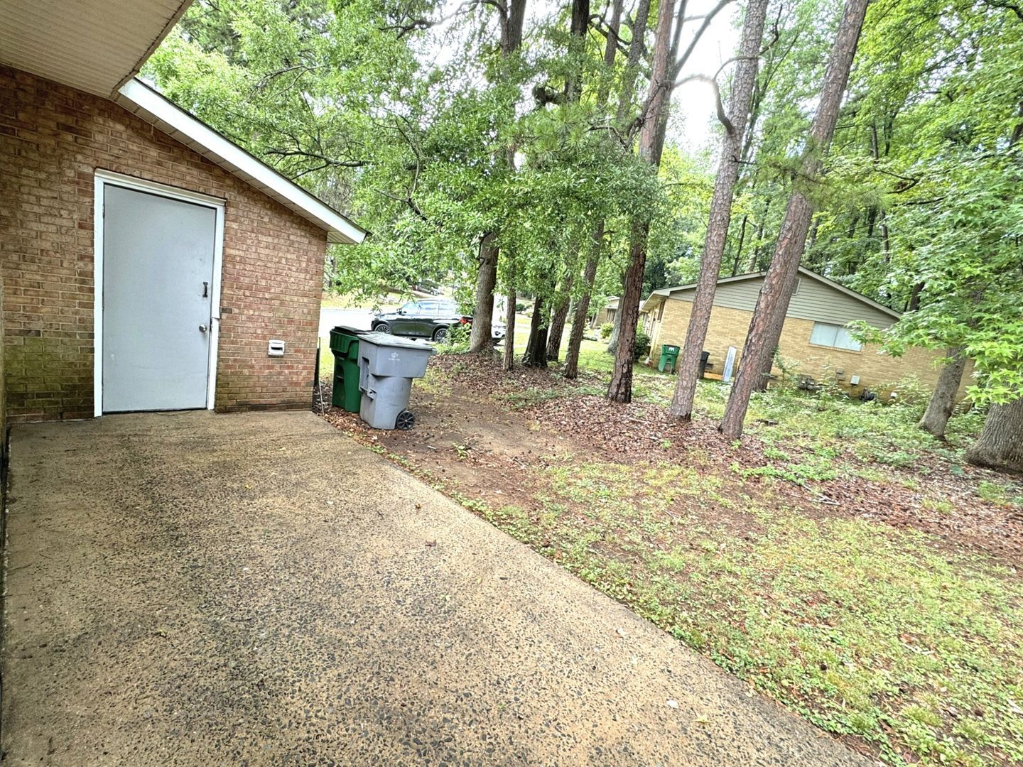 Building Photo - 4626 Highlake Dr