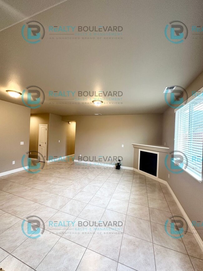 Building Photo - Beautiful 3 Bedroom located in Cold Springs!