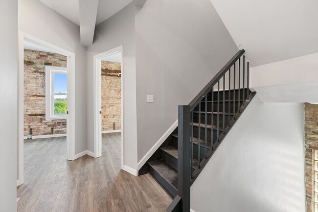 Building Photo - 928 Morningside Ave