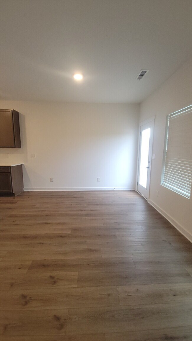 Building Photo - NEW HOME!!!  Section 8 Accepted!!!  "Discover Your Dream Home: Spacious 3-Bedroom Retreat with Gr...