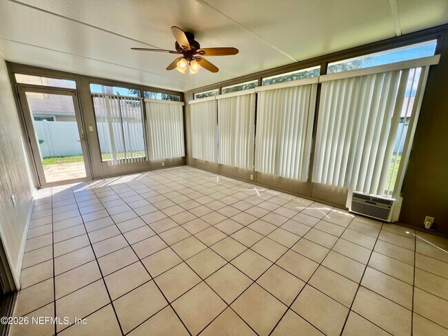 Building Photo - 13140 Staffordshire Dr S