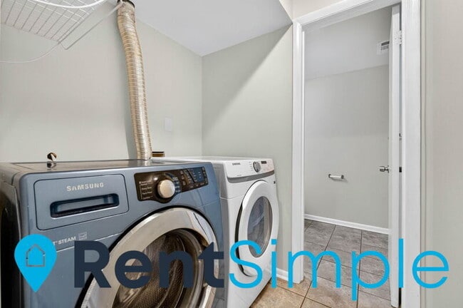 Building Photo - 14828 Ensor Ct