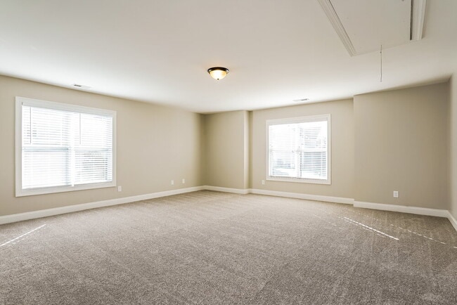 Building Photo - 56 Oakton Dr