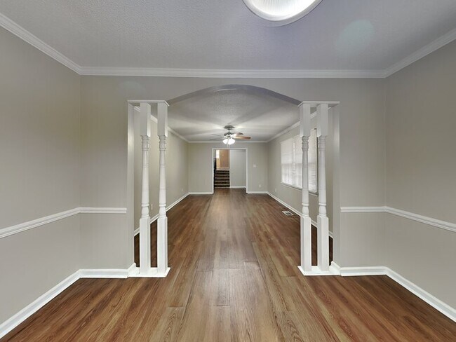 Building Photo - 1431 Lantana Dr