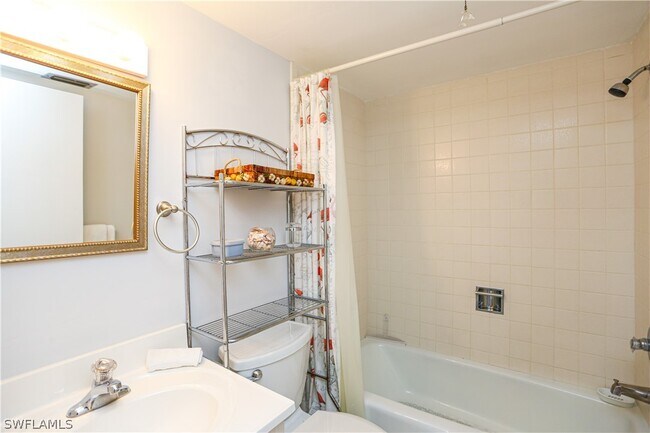 Building Photo - 3645 Boca Ciega Dr