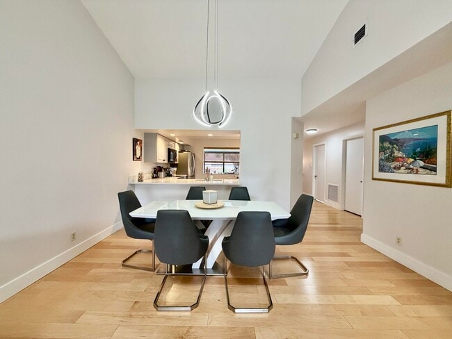 Building Photo - 7935 La Mirada Dr