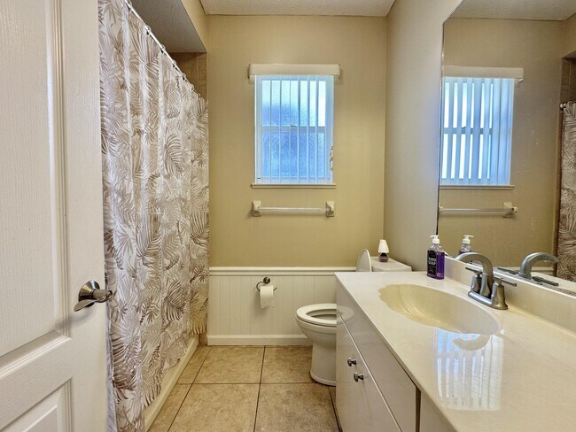 Building Photo - 5399 NW Lamoore Ln