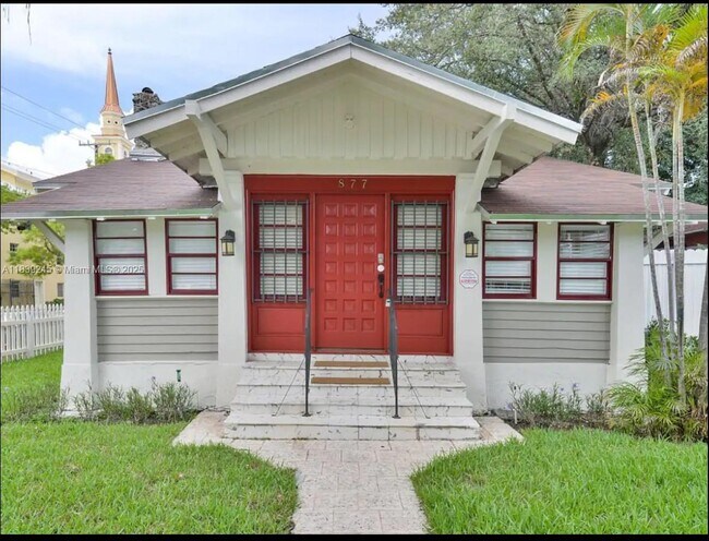 Building Photo - 877 SW 2nd St