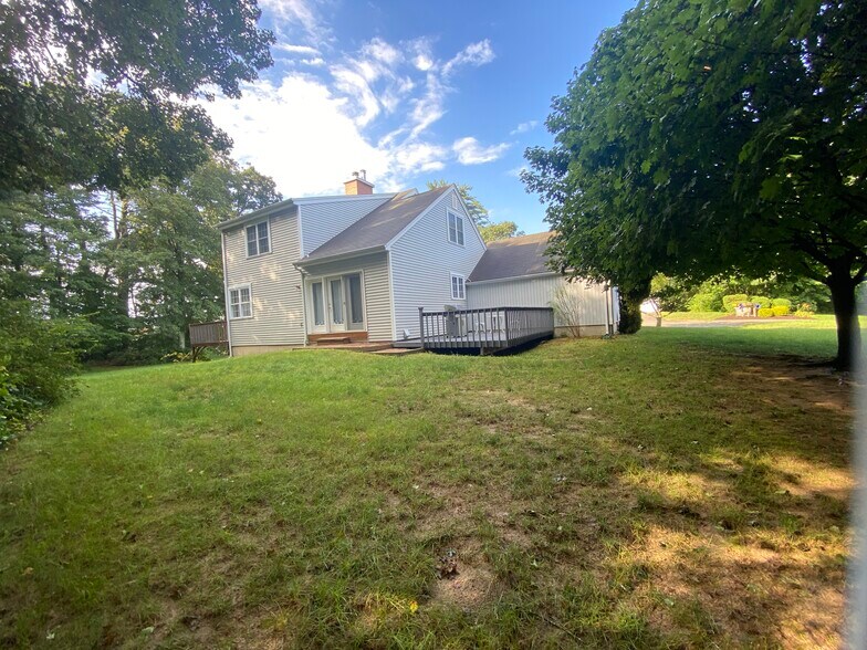 Building Photo - 1 Nutmeg Ct