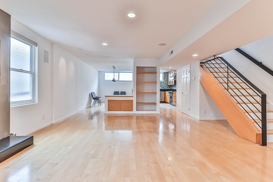 Building Photo - 1115 19th St