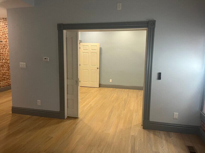 Building Photo - 2139 California Ave